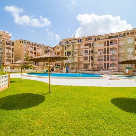 Apartment To Rent In Costa Blanca 托雷维耶哈 外观 照片