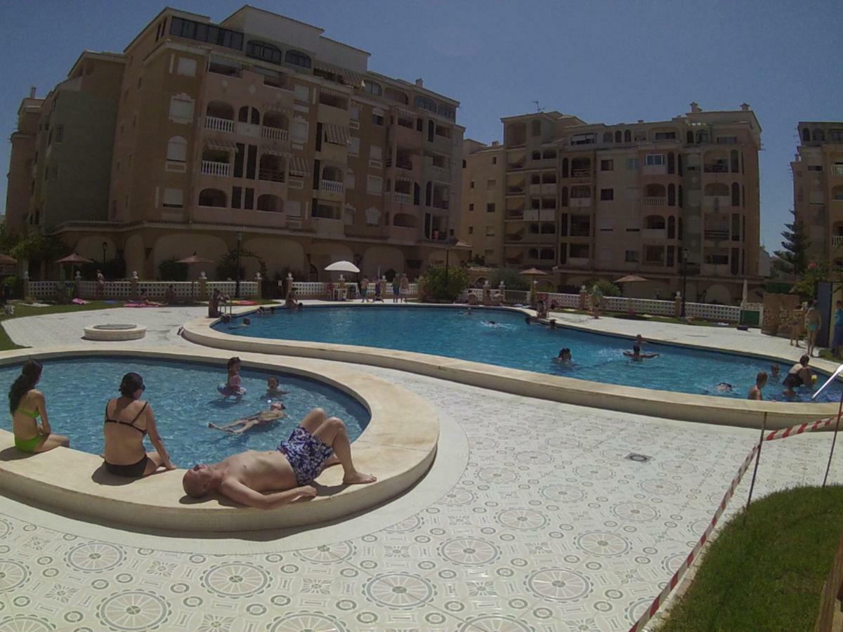 Apartment To Rent In Costa Blanca 托雷维耶哈 外观 照片
